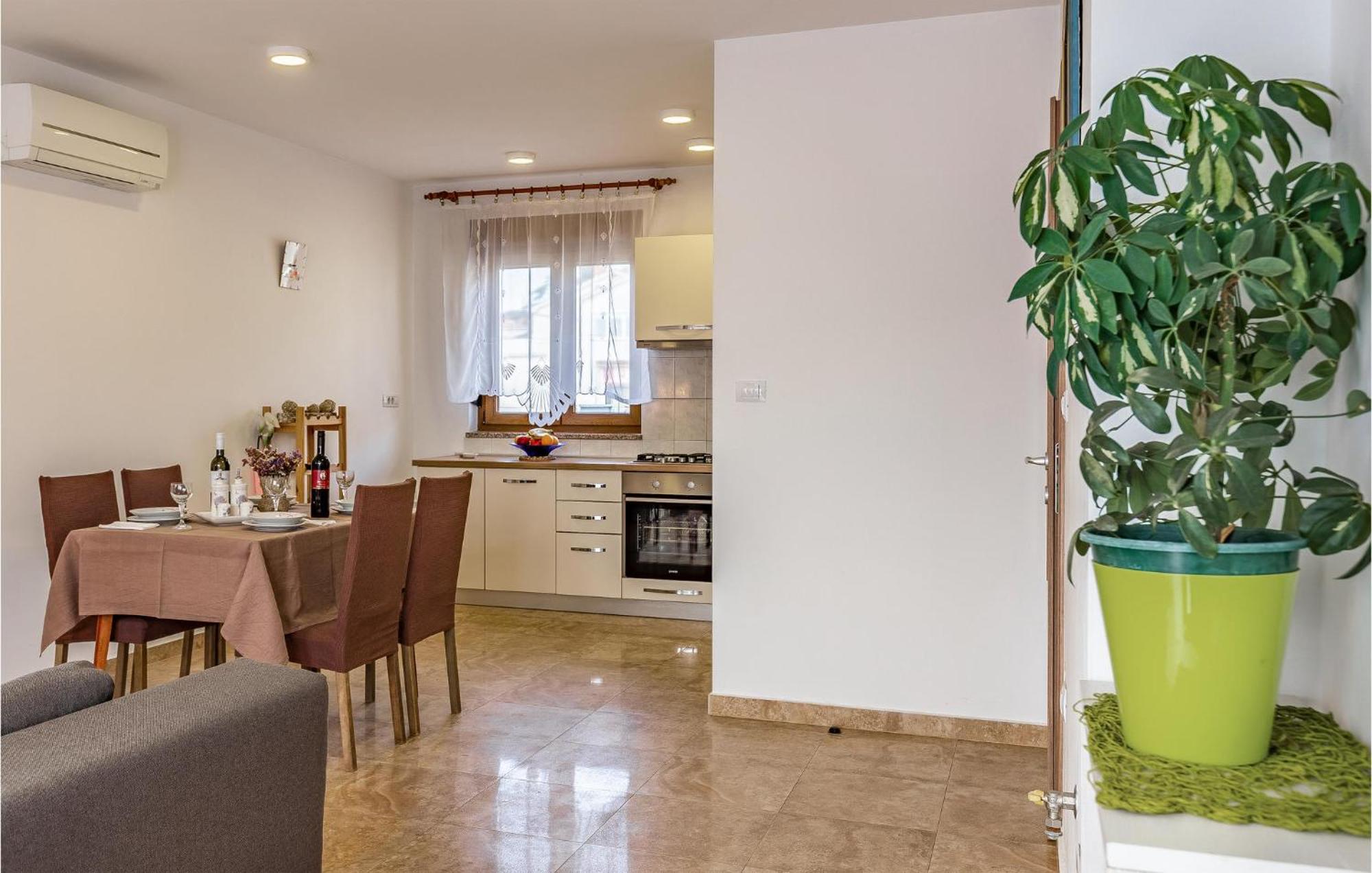 Awesome Apartment In Pula With Wifi Exteriör bild